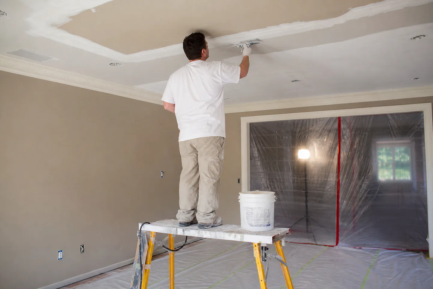 Dust-controlled drywall ceiling finishing